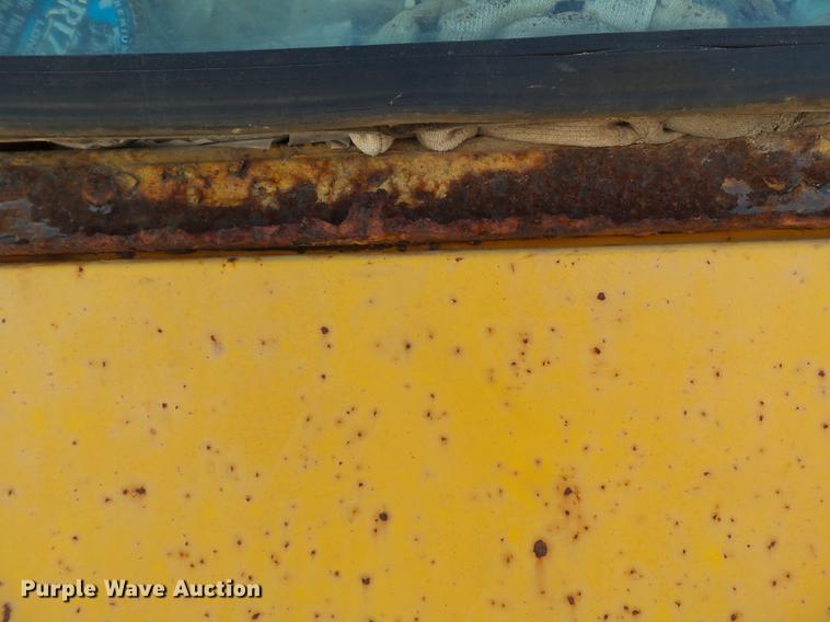 image for item DC6800 1982 John Deere 444C wheel loader