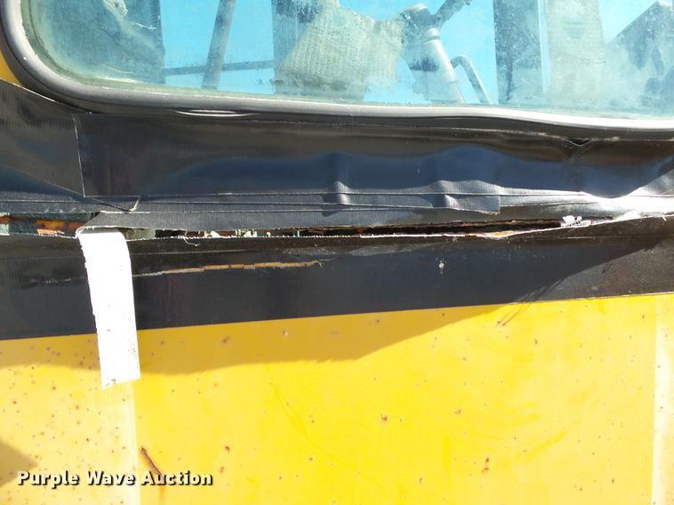 image for item DC6800 1982 John Deere 444C wheel loader