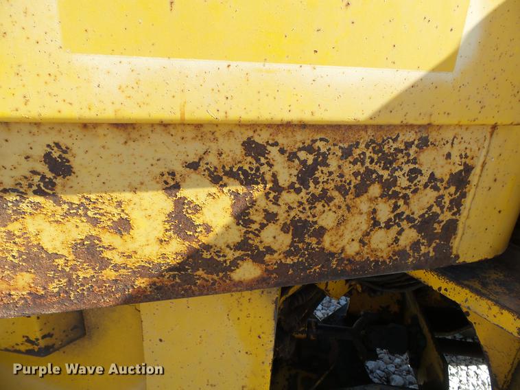 image for item DC6800 1982 John Deere 444C wheel loader