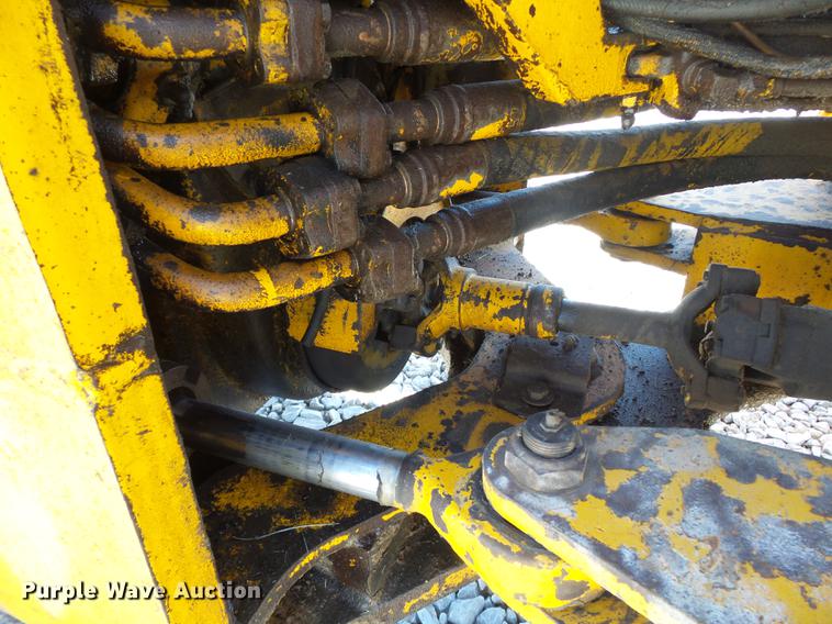 image for item DC6800 1982 John Deere 444C wheel loader