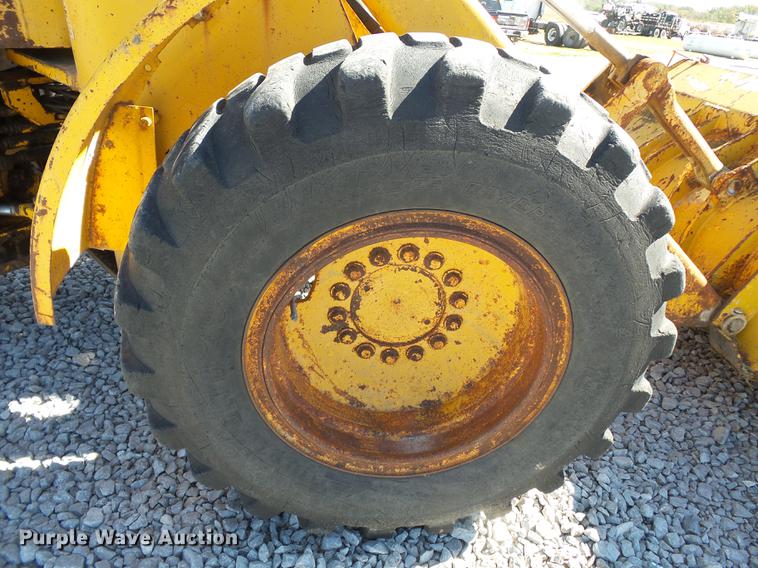 image for item DC6800 1982 John Deere 444C wheel loader