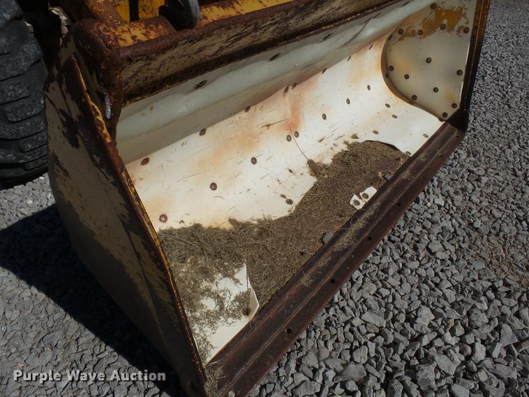 image for item DC6800 1982 John Deere 444C wheel loader