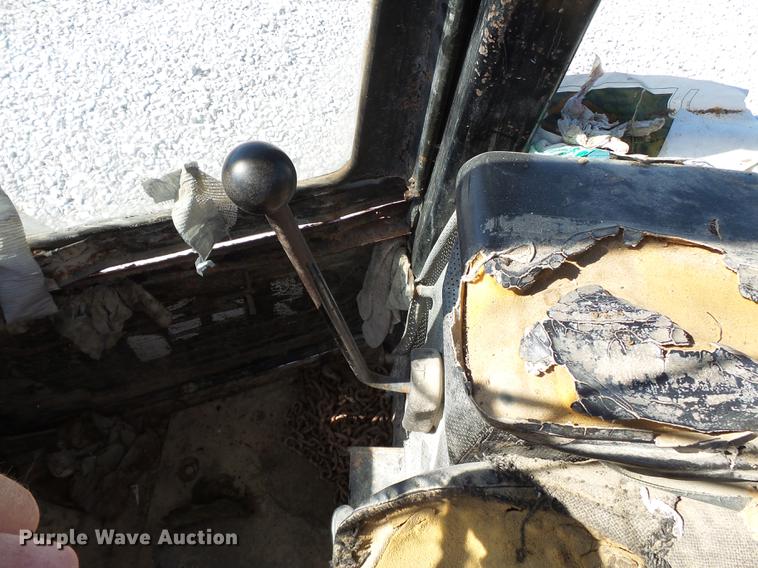 image for item DC6800 1982 John Deere 444C wheel loader