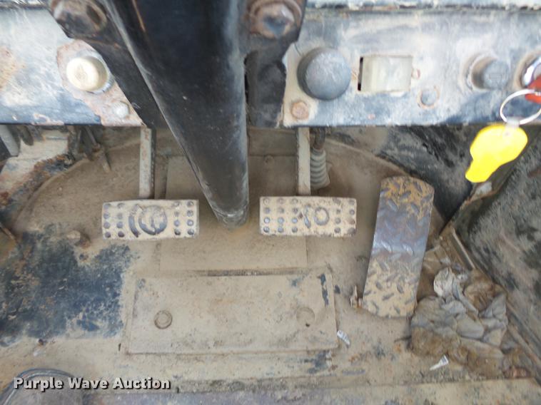 image for item DC6800 1982 John Deere 444C wheel loader