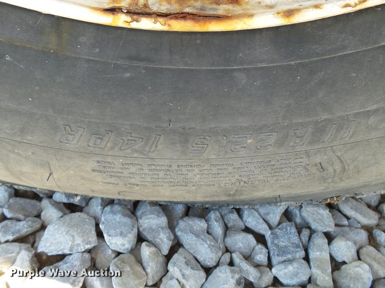 image for item DC6801 1994 International 8100 truck cab and chassis