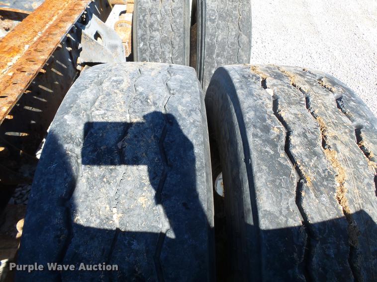 image for item DC6801 1994 International 8100 truck cab and chassis