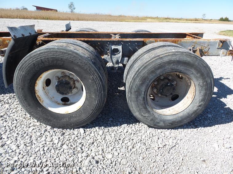 image for item DC6801 1994 International 8100 truck cab and chassis