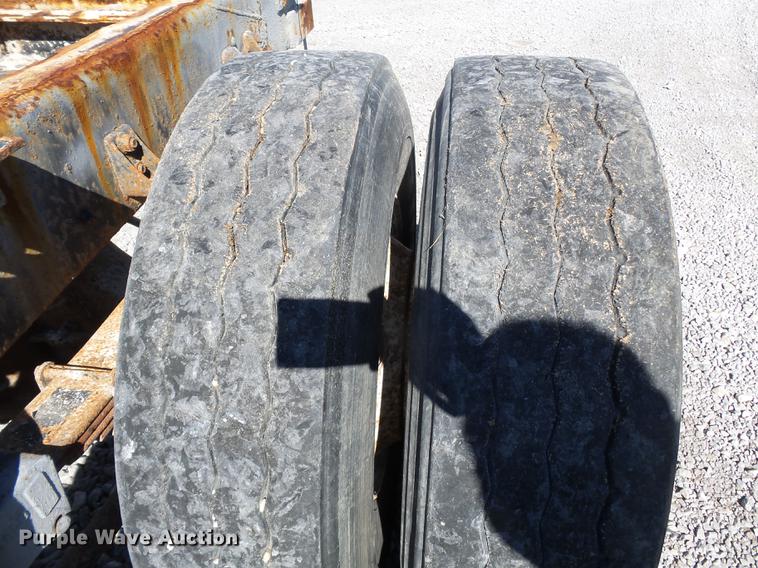 image for item DC6801 1994 International 8100 truck cab and chassis