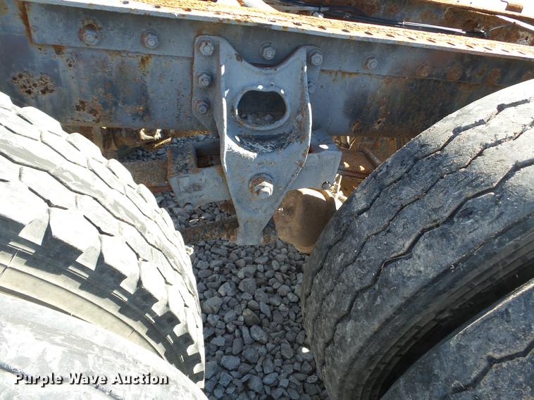 image for item DC6801 1994 International 8100 truck cab and chassis