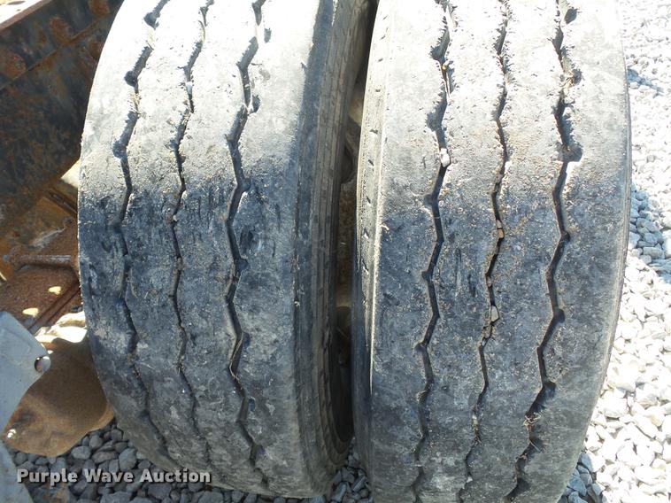 image for item DC6801 1994 International 8100 truck cab and chassis