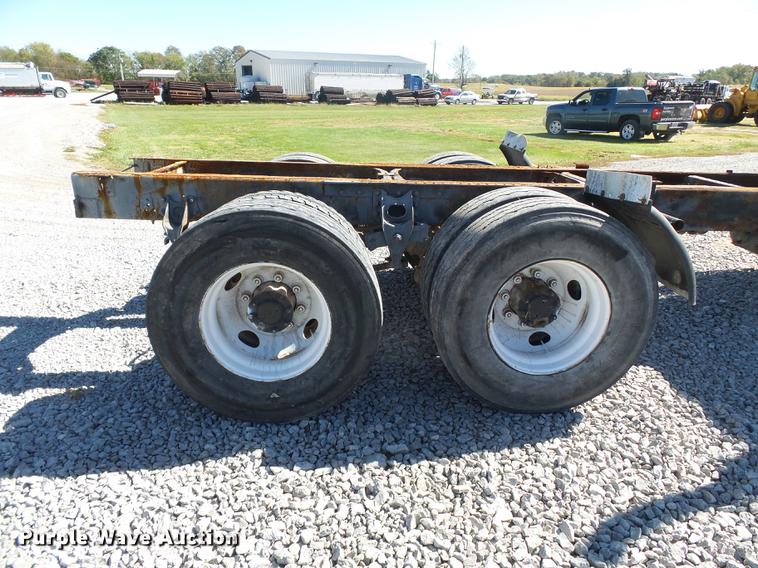 image for item DC6801 1994 International 8100 truck cab and chassis