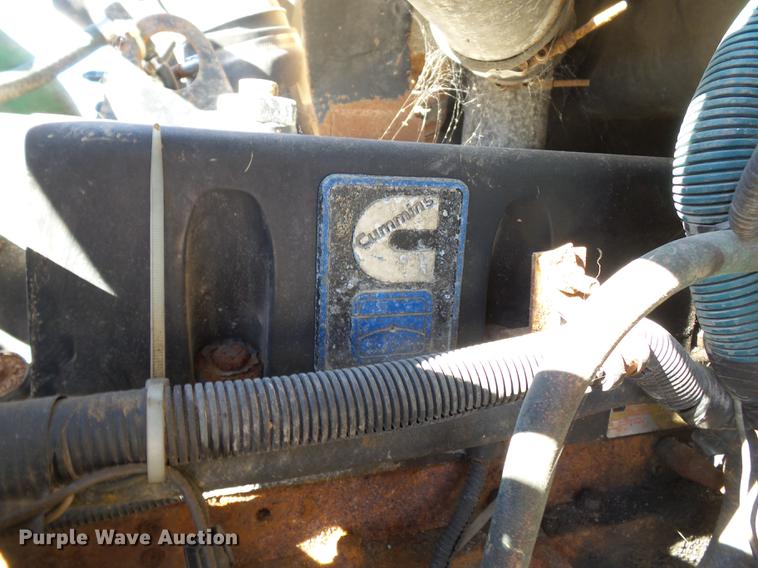 image for item DC6801 1994 International 8100 truck cab and chassis