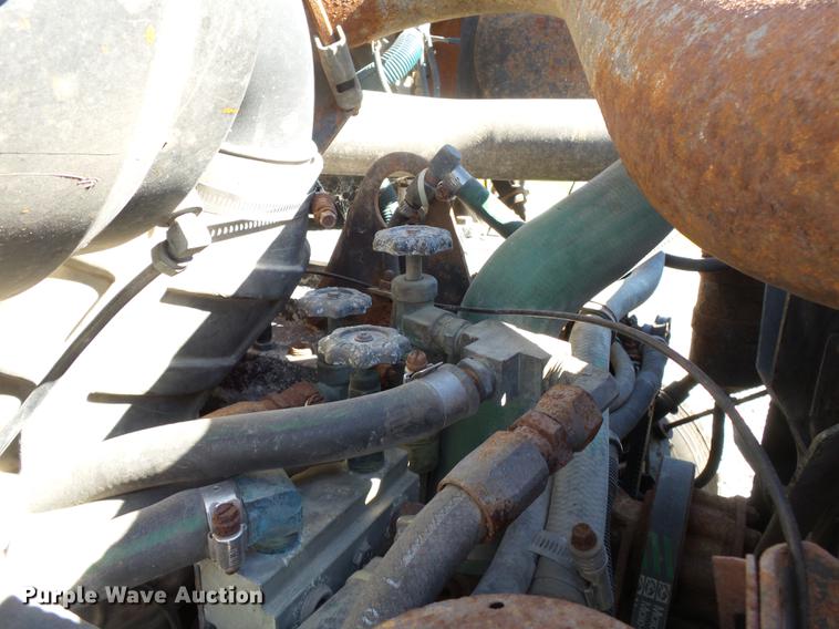 image for item DC6801 1994 International 8100 truck cab and chassis