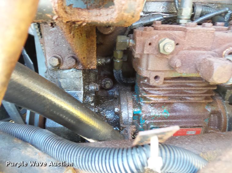 image for item DC6801 1994 International 8100 truck cab and chassis