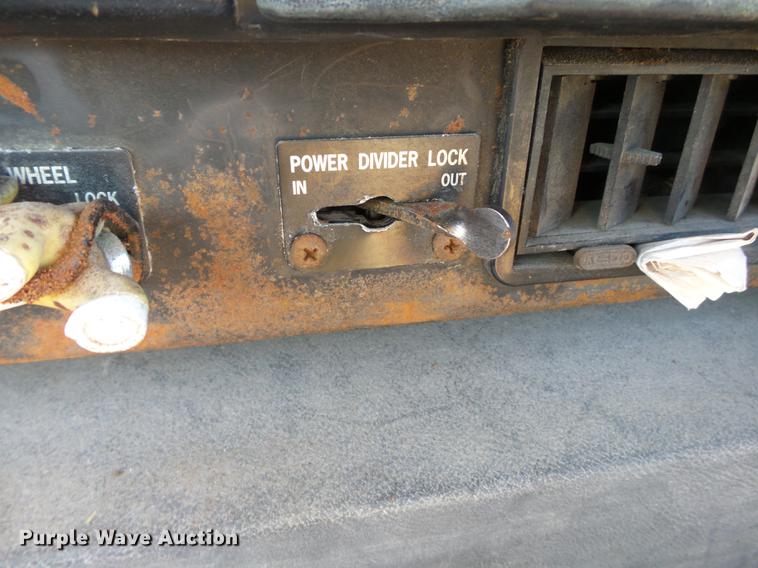 image for item DC6801 1994 International 8100 truck cab and chassis