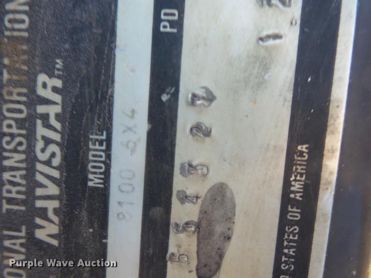 image for item DC6801 1994 International 8100 truck cab and chassis