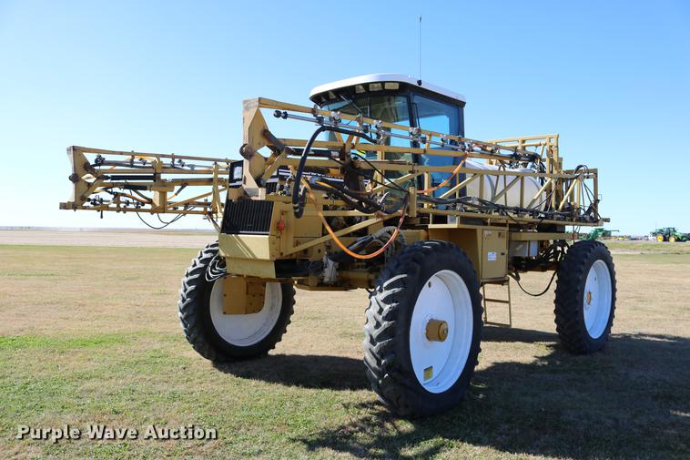 image for item DD0008 1996 Ag-Chem RoGator 854 self-propelled sprayer