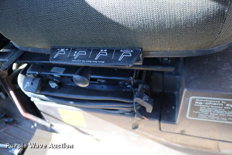 image for item DD0008 1996 Ag-Chem RoGator 854 self-propelled sprayer