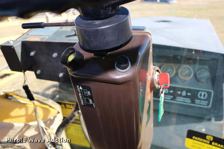 image for item DD0008 1996 Ag-Chem RoGator 854 self-propelled sprayer