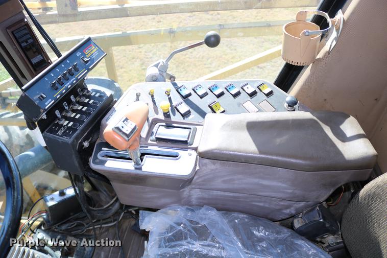 image for item DD0008 1996 Ag-Chem RoGator 854 self-propelled sprayer