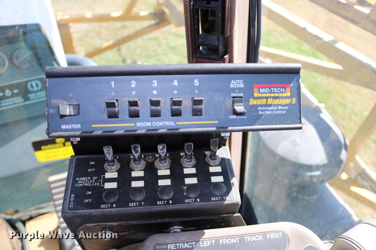 image for item DD0008 1996 Ag-Chem RoGator 854 self-propelled sprayer