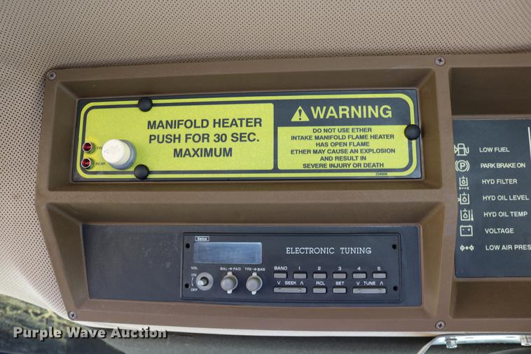 image for item DD0008 1996 Ag-Chem RoGator 854 self-propelled sprayer