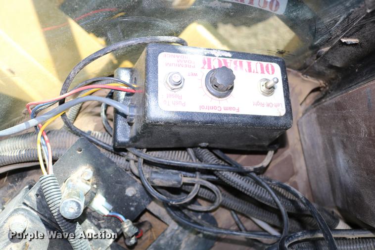 image for item DD0008 1996 Ag-Chem RoGator 854 self-propelled sprayer