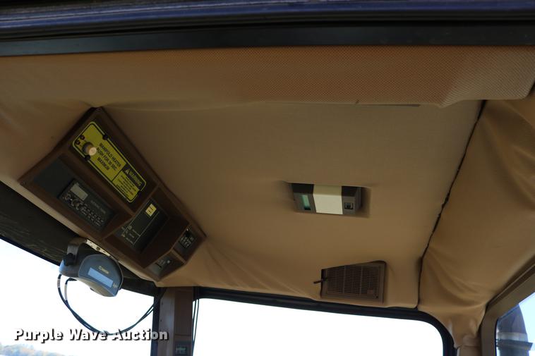 image for item DD0008 1996 Ag-Chem RoGator 854 self-propelled sprayer