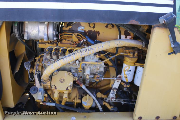 image for item DD0008 1996 Ag-Chem RoGator 854 self-propelled sprayer