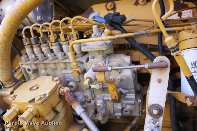 image for item DD0008 1996 Ag-Chem RoGator 854 self-propelled sprayer