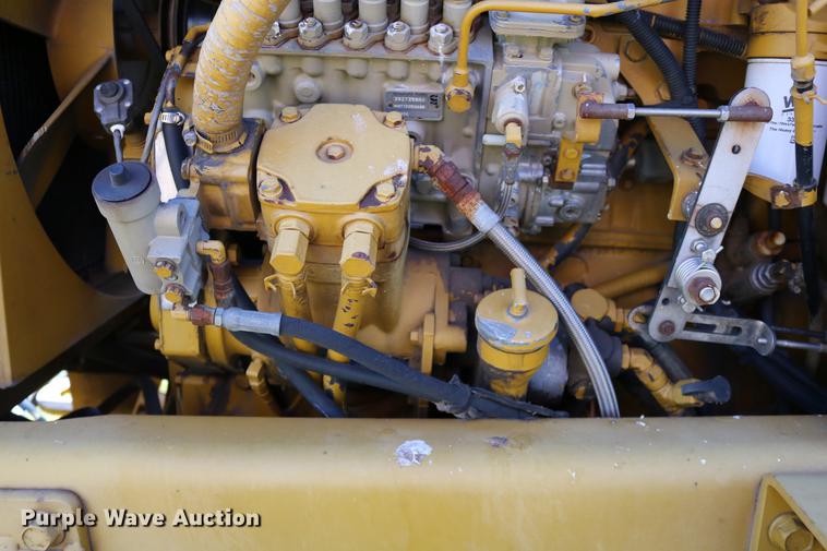 image for item DD0008 1996 Ag-Chem RoGator 854 self-propelled sprayer