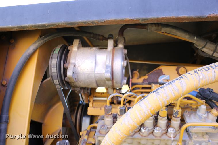 image for item DD0008 1996 Ag-Chem RoGator 854 self-propelled sprayer