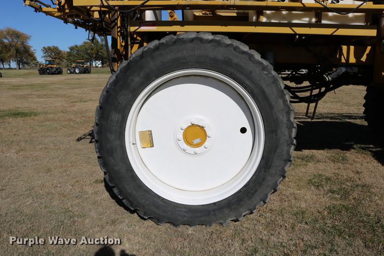 image for item DD0008 1996 Ag-Chem RoGator 854 self-propelled sprayer