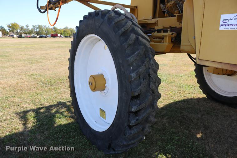 image for item DD0008 1996 Ag-Chem RoGator 854 self-propelled sprayer