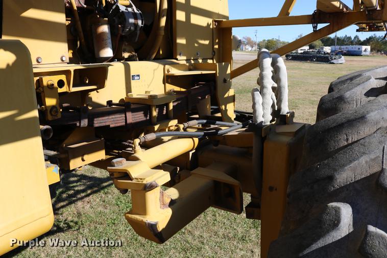 image for item DD0008 1996 Ag-Chem RoGator 854 self-propelled sprayer