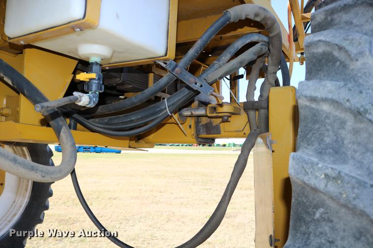 image for item DD0008 1996 Ag-Chem RoGator 854 self-propelled sprayer