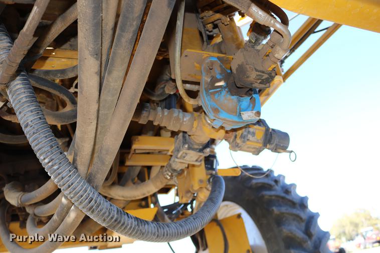 image for item DD0008 1996 Ag-Chem RoGator 854 self-propelled sprayer