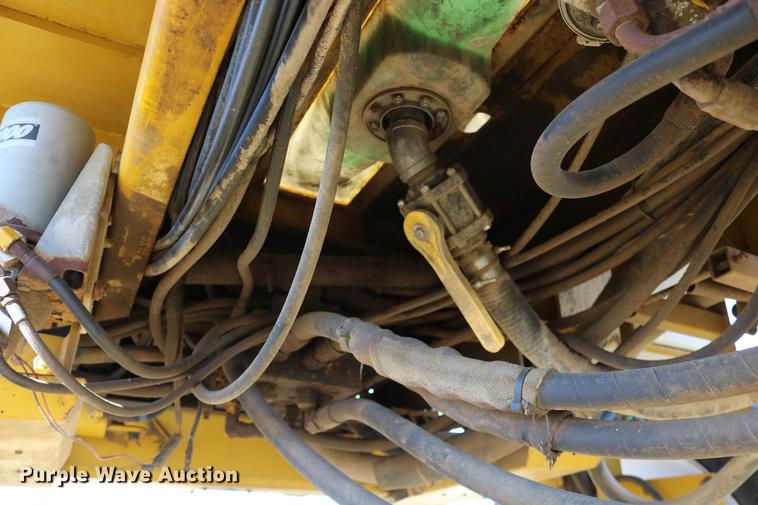 image for item DD0008 1996 Ag-Chem RoGator 854 self-propelled sprayer