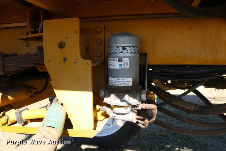 image for item DD0008 1996 Ag-Chem RoGator 854 self-propelled sprayer