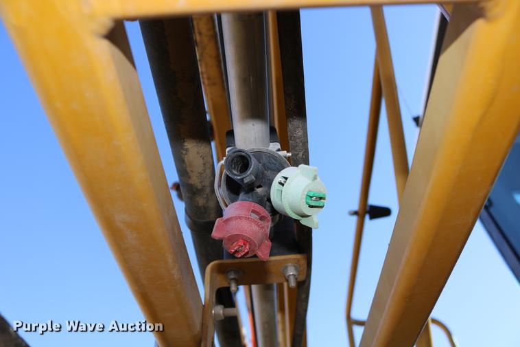 image for item DD0008 1996 Ag-Chem RoGator 854 self-propelled sprayer