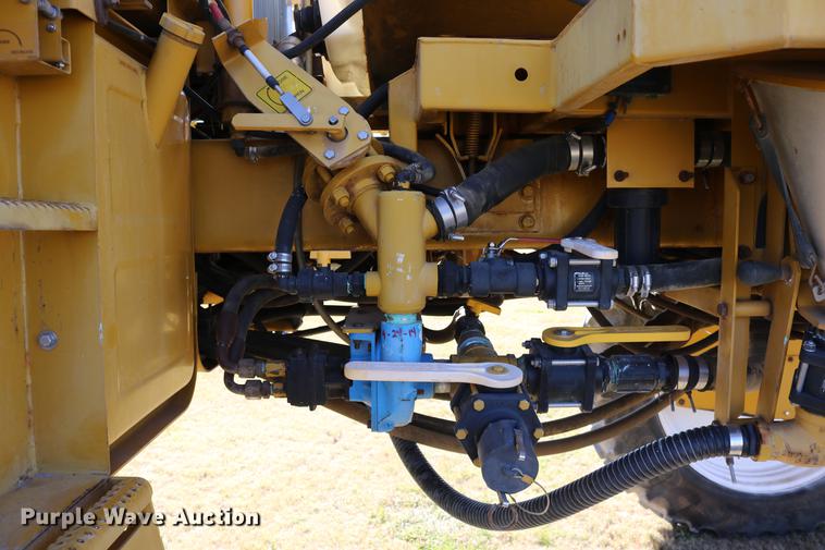 image for item DD0008 1996 Ag-Chem RoGator 854 self-propelled sprayer