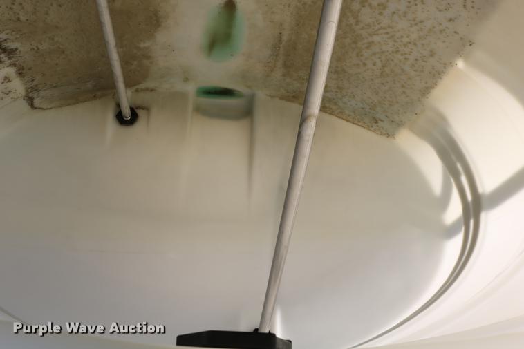 image for item DD0008 1996 Ag-Chem RoGator 854 self-propelled sprayer