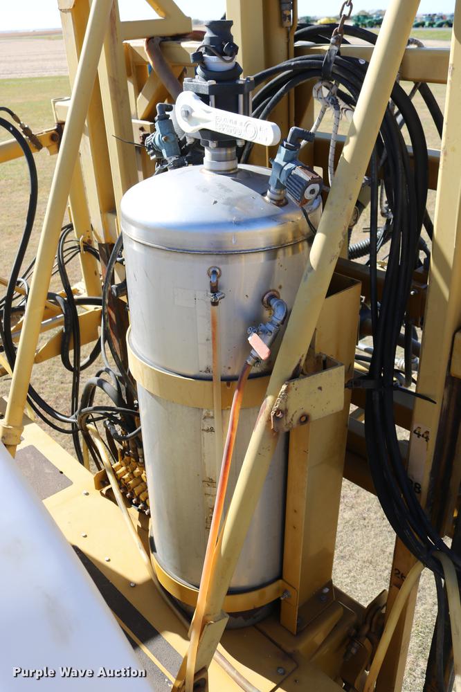 image for item DD0008 1996 Ag-Chem RoGator 854 self-propelled sprayer