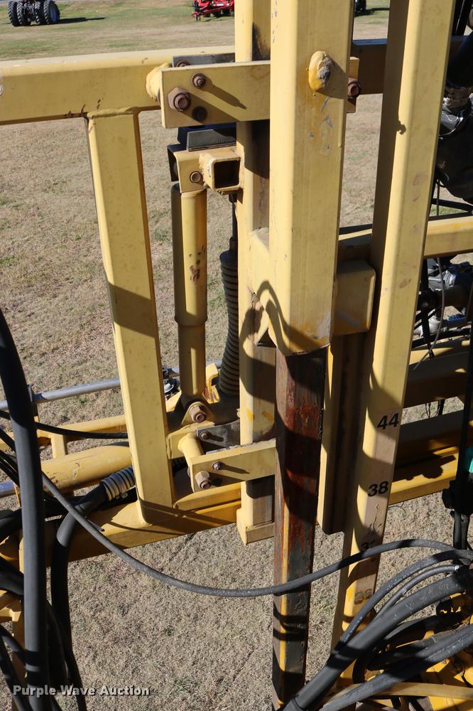 image for item DD0008 1996 Ag-Chem RoGator 854 self-propelled sprayer