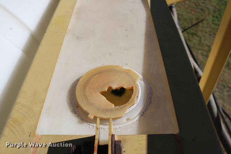 image for item DD0008 1996 Ag-Chem RoGator 854 self-propelled sprayer