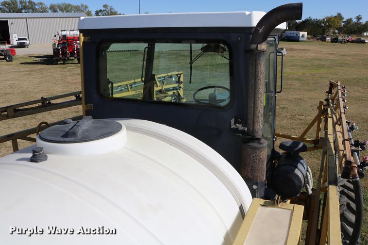image for item DD0008 1996 Ag-Chem RoGator 854 self-propelled sprayer