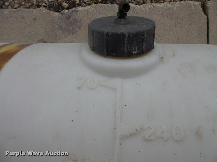 image for item DE9419 (2) poly tanks and brackets