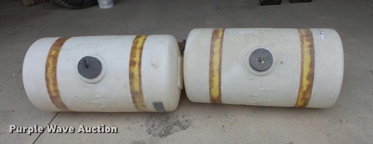 image for item DE9419 (2) poly tanks and brackets