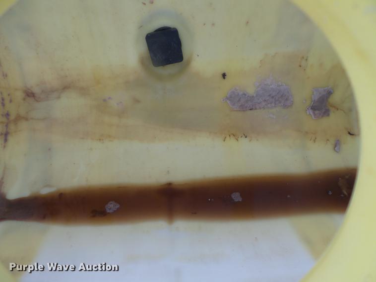 image for item DE9420 (2) poly tanks and brackets