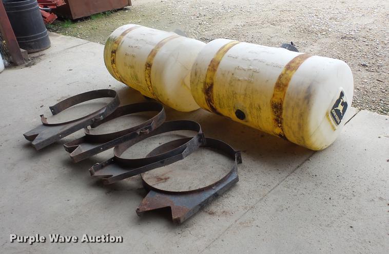 image for item DE9421 (2) poly tanks and brackets